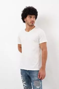 Мужская футболка с v-образным вырезом белая