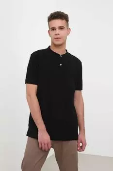 Мужская футболка с воротником черная