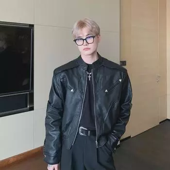 Мужская кожаная мотоциклетная куртка высокого класса - свободный крой, короткий дизайн, красивый, стиль для активного отдыха M чёрный