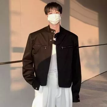 Мужская куртка, пальто, застежка-молния, однотонный цвет, два боковых кармана, короткая куртка, воротник-стойка, длинный рукав, уличная одежда M чёрный