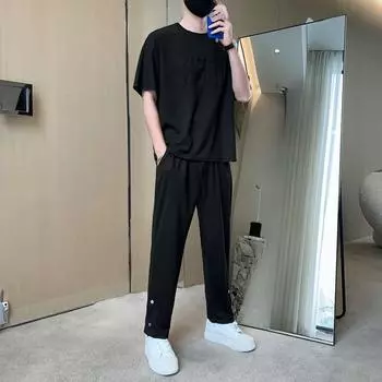 Мужская летняя одежда. Новая мода. Персонализированный тренд. Спортивный и досуговый костюм для мужчин. M