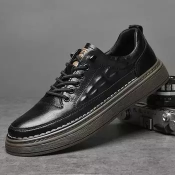 Мужская обувь 2025 года, новая весна и лето, корейская версия, дышащая воловья кожа, британский стиль, мягкая подошва, модная спортивная обувь, повседневная обувь для скейтбординга, прилив 37 чёрный