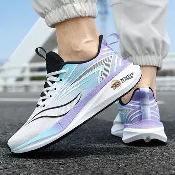 Мужская обувь 2025 новые летние модели дышащие спортивные кроссовки из углеродного волокна легкие мягкие подошвы амортизация подростковые мужские модели 35