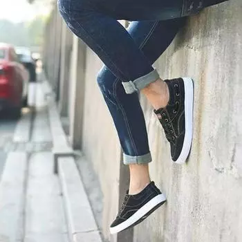 Мужская парусиновая обувь для отдыха повседневная обувь для мужчин на плоской подошве тенденции 2024 года модные кроссовки легитимные низкие цены дешевые ликвидационные тенденции 39