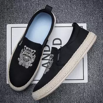 Мужская повседневная обувь 2024 года, летние дышащие мокасины из ткани, уличная мода, вышитые мягкие туфли в стиле рыбалки 39 чёрный
