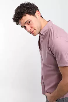 Мужская рубашка с коротким рукавом сиреневая