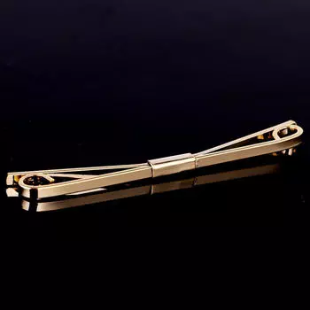 Мужская рубашка с мясным галстуком