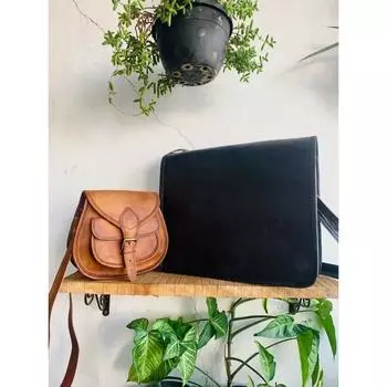 Мужская сумка-мессенджер из козьей кожи ручной работы, черная ( Размер сумки Free Sling Brown - 9 x 7 x 3 дюйма ) 10 x 13 x 4 in чёрный