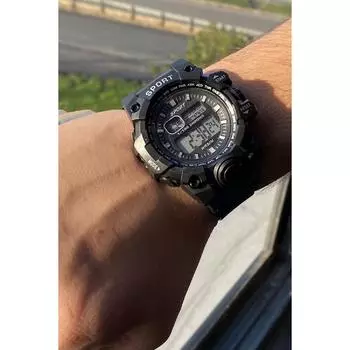 Мужские часы черного цвета с силиконовым ремешком