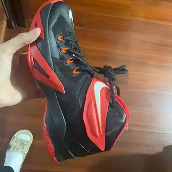 Мужские кроссовки Nike LeBron Soldier 8 Black University Red Hyper-Crimson 653641-016