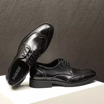 Мужские модные кожаные туфли-броги: Деловой, повседневный и подчеркивающий рост — идеально подходит для свадеб и в качестве наряда жениха в британском стиле. темно-коричневого