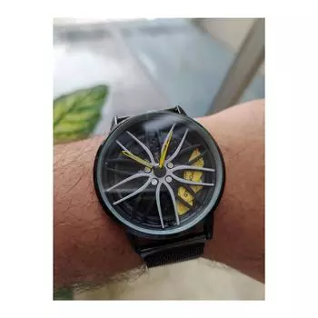 Мужские наручные часы с моделью автомобильного обода