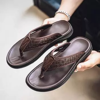 Мужские тапочки, летние, новые, легкие, роскошные, с мягкой подошвой, шлепанцы, для улицы, персонализированные, трендовые сандалии, модные, плетеные, пляжная обувь 38 чёрный