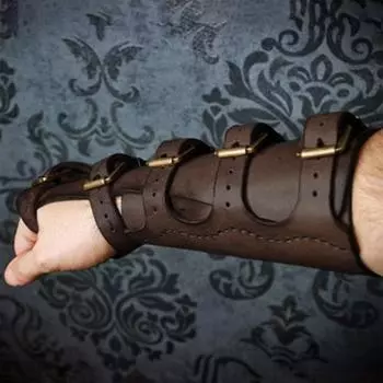 Мужской браслет и нарукавник в стиле рыцаря-панка из искусственной кожи One Size кофейный