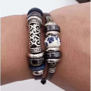Мужской браслет из натуральной кожи синего и белого цвета из сплава фарфоровой глины