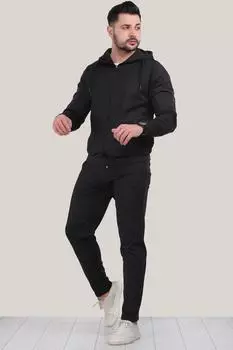 Мужской спортивный костюм