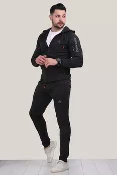 Мужской спортивный костюм