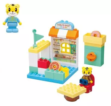 Набор блоков Shimajiro Action Block Series Donut Shop поставляется с блоком Shimajiro [BANDAI] (Бонус: кукла)