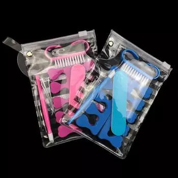 Набор маникюрных инструментов из 6 предметов: Пилочка для ногтей, разделитель пальцев, средство для удаления омертвевшей кожи, кусачки для ногтей, инструменты для придания формы и полировки.