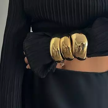 Набор металлизированных глянцевых волнистых браслетов-пружинок Bracelet 2682 золотой