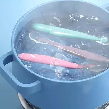 Набор силиконовых ложек для обучения ребенка кушать Обучающая детская силиконовая мягкая ложка из полипропилена Пластиковая коробка для детской посуды Коробка синий