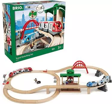 Набор железнодорожных путей BRIO WORLD [всего 42 детали] для детей от 3 лет (Игрушечный поезд с электромобилем и деревянными рельсами) 33512