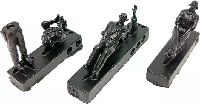 Наборы Attack Hobby, набор Italian Armored Car Crew 1 North African Front из смолы AHKRE72504 1/72, 3 детали