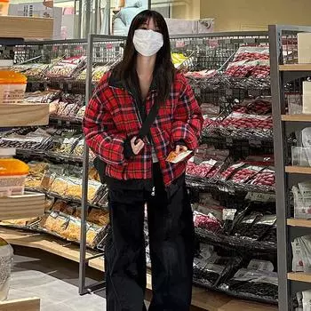 Наденьте стеганую зимнюю куртку с обеих сторон, воротник-стойку, клетчатый хлопковый костюм, женскую повседневную американскую модную марку и свободную ретро-блузку. S чёрный