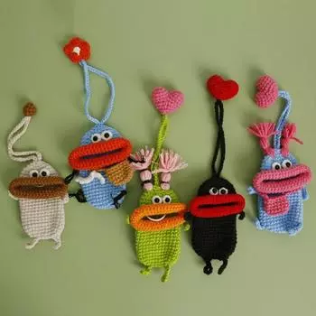 Надежный брелок-протектор, хорошее качество изготовления, износостойкий, декоративный серый