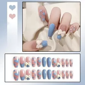 Накладные ногти привлекательны полностью покрыты 10