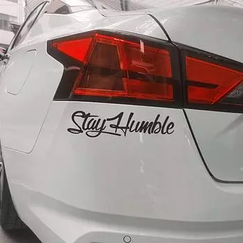 Наклейка Stay Humble на грузовик Stay Humble наклейка на окно автомобиля Водонепроницаемая наклейка на дверь автомобиля Stay Humble для легкого нанесения Декор для хвоста автомобиля синий