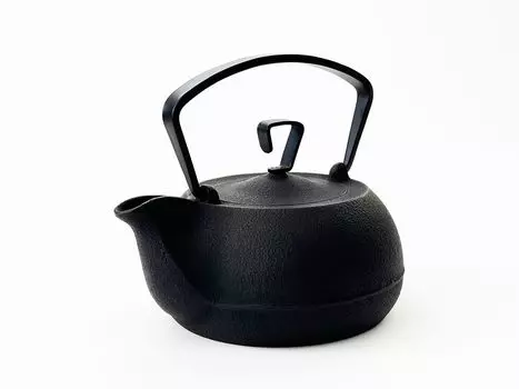 Nanbu Iron Kettle TETSUBIN KETTLE Ichido Iron Kettle Compatible with IH Cooker 200V [Cast 0.7L] (Black Finish)