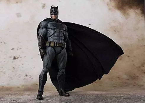 НАРОДЫ ТАМАШИИ Бандай Ш. Фигурка Figuarts Batman Justice League
