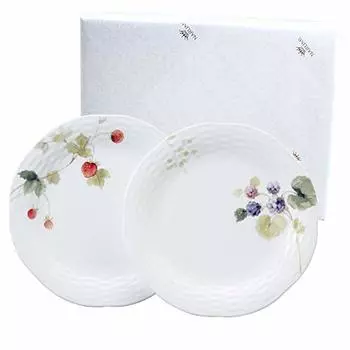 Narumi 96011-23066PAZ Lucy Garden Plate Set, Diameter 7.9 inches (20 cm), Berry Pattern, Set of 2 Patterns, Stylish, Cute, Relief, Wedding Gift, Mothe