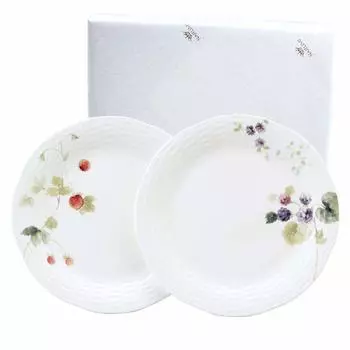 NARUMI Plate Set Lucy Garden 24cm Berry Pattern 2 Pattern Set Stylish Cute Relief Wedding Gift Day Present Microwave Warming Dishwasher Safe Gift Box