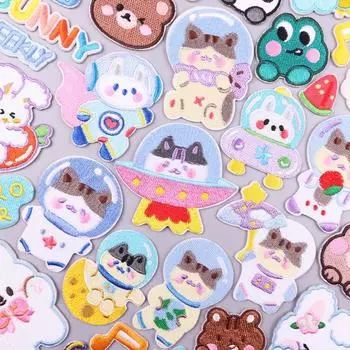 Нашивки с изображением астронавтов для одежды, нашивки с героями мультфильмов, вышитые наклейки, самоклеящиеся нашивки на одежду, нашивки с изображением животных для одежды, значки