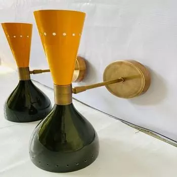 Настенные бра Латунный итальянский настенный светильник Современный итальянский стиль Бра Настенный светильник Diabolo с 2 парами лампочек Стиль 1950-х годов Середина века