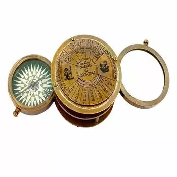 Настольный инструмент 3 в 1, календарь на 50 лет, лупа-компас в одном с кожаным чехлом для удобства работы и переноски. Использование в качестве подарка, предметов коллекционирования.