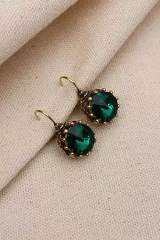 Настоящие серьги с круглыми зелеными камнями