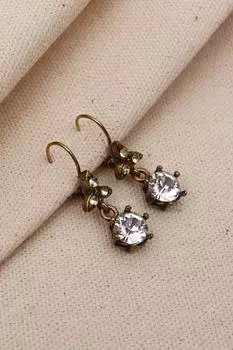 Настоящие серьги с подвесками из белого камня