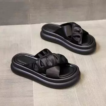 Наступая на дерьмо с мягкой подошвой и двумя тапочками для женской летней одежды 2024 года, новые модные повседневные сандалии с толстой подошвой, нескользящая пляжная обувь 35 чёрный