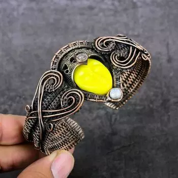 Браслет-манжета из натуральной камеи, лунного камня, медной проволоки, регулируемый K8v77