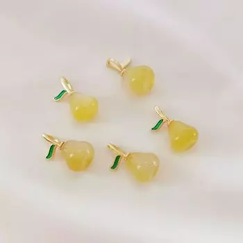 Natural Candy Agate Carving Small Yellow Duck Fruit and Vegetable Series Pendant Bracelet Pendant DIY Ornament Accessories Material Pear D19 11mm (one)