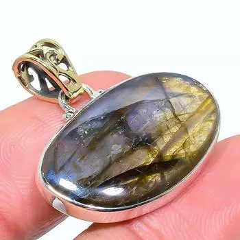 Natural Labradorite Gemstone 925 Sterling Silver Two Tone Pendant 1.18 a7t44
