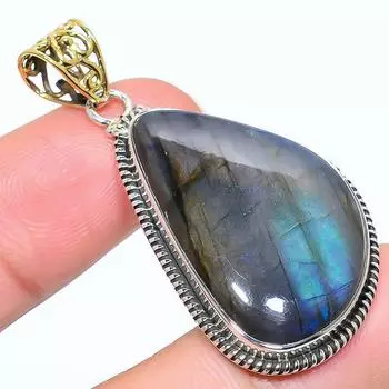 Natural Labradorite Gemstone 925 Sterling Silver Two Tone Pendant 2.01 C8k89