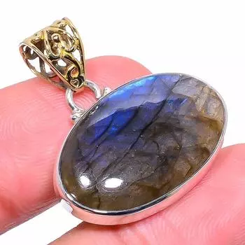 Natural Labradorite Gemstone 925 Sterling Silver Two Tone Pendant 1.18 Q6L86