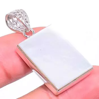 Natural Mother Of Pearl Gemstone 925 Solid Sterling Silver Pendant 1.58 H2g10