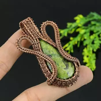 Натуральный камень Стихтит, драгоценный камень, подвеска ручной работы из медной проволоки 2,5 g3V20