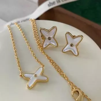 Натуральный крест Fritillary Silver Needle Premium Niche New Popular Light Luxury French Xiaoxiangfeng