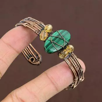 Натуральный малахит, драгоценный камень, медная проволока ручной работы, браслет-манжета, регулируемый q0d89